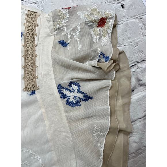 TINY from Anthropologie flutter sleeve embroidered floral cream top XS A582 - Picture 5 of 8